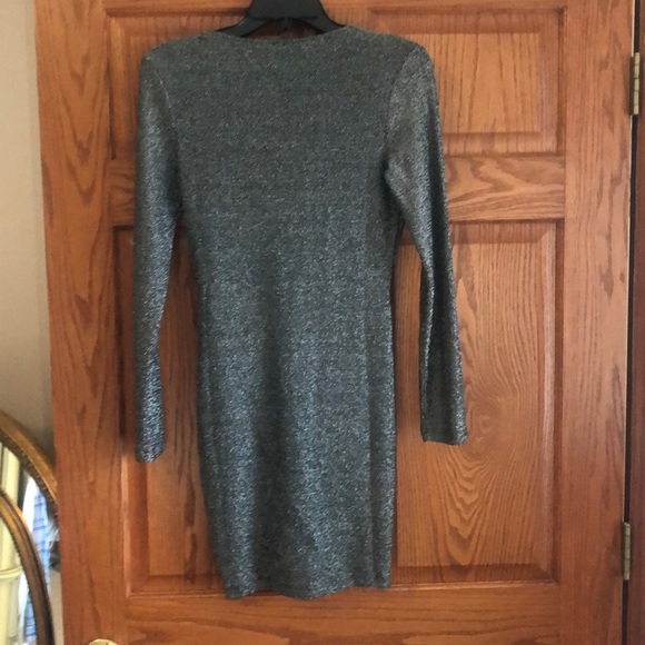 Dress - Picture 4 of 4